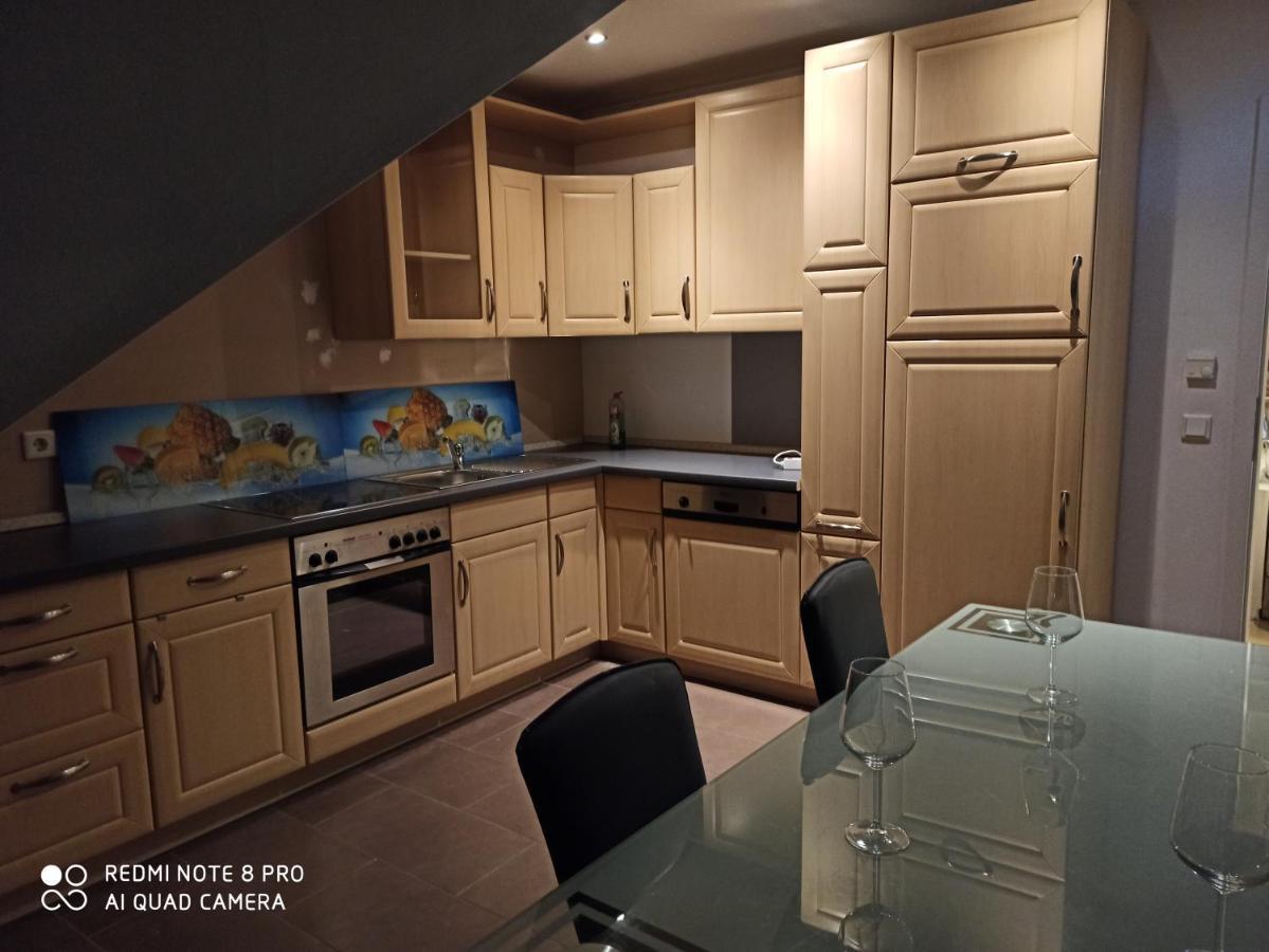 Sky Night Loft Apartment Duren ภายนอก รูปภาพ