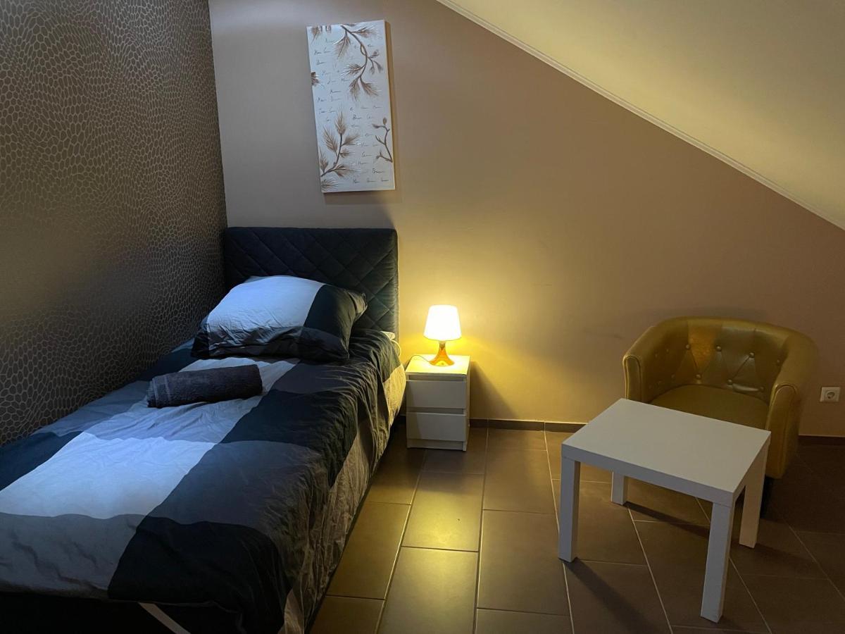 Sky Night Loft Apartment Duren ภายนอก รูปภาพ